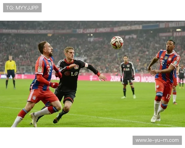 雷纳首秀创历史，西班牙门将终登德甲舞台