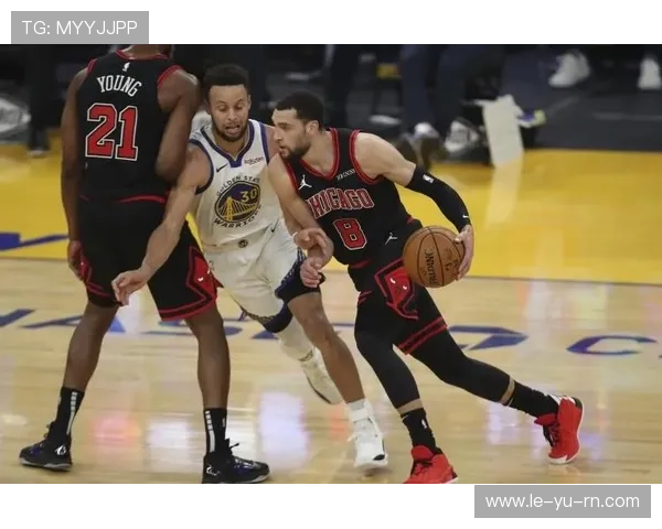 马里定位球精准无敌,助球队锁定胜局! 马里定位球精准无敌,助球队锁定胜局!